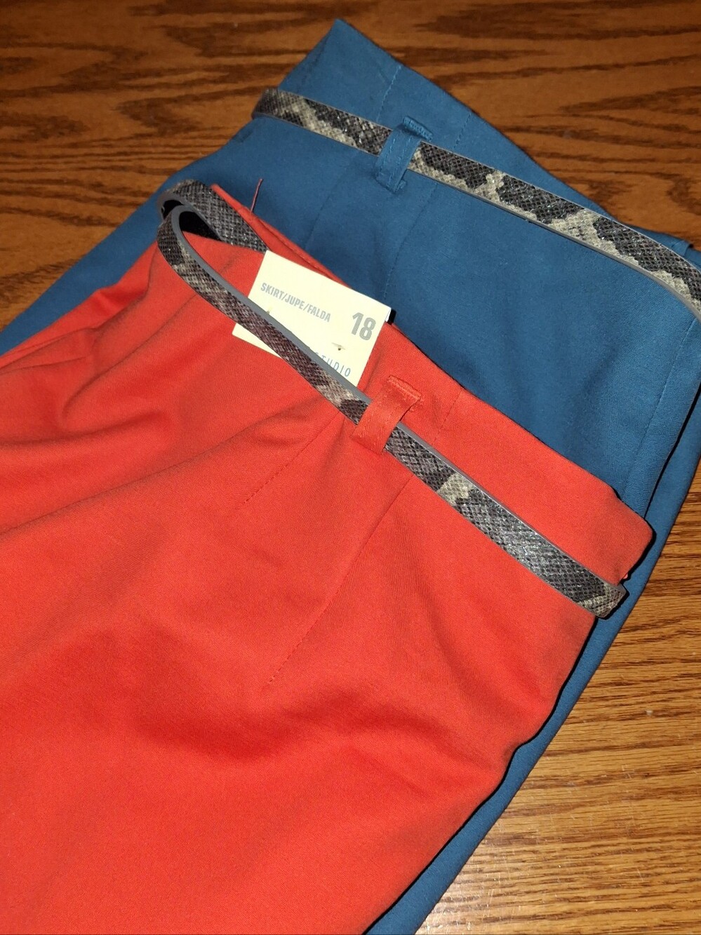 NWT Van Heusen Women's Skirts Stretch Size 18 - Orange/Red & Teal